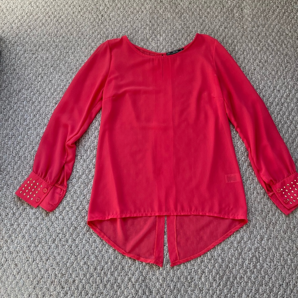 Bright pink top